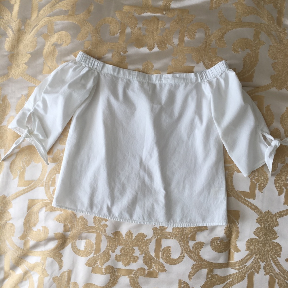 White Off-Shoulder Blouse XS